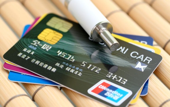 信用卡5万以下不用坐牢是真的吗,信用卡欠款5万以下会被起诉吗 信用卡5万以下不用坐牢是真的吗